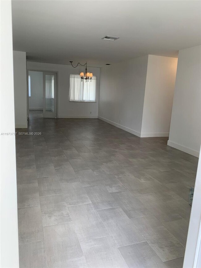 4411 W Broward Blvd in Plantation, FL - Building Photo - Building Photo