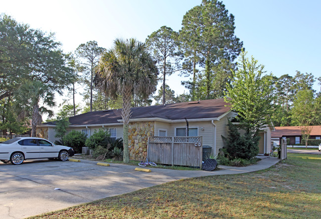 8357 Country Walk Dr in Pensacola, FL - Building Photo - Building Photo