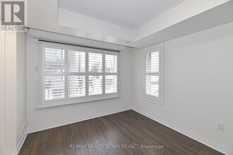 142 William Duncan Rd in Toronto, ON - Building Photo - Building Photo
