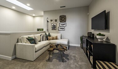 Parador Town Homes in Clovis, CA - Foto de edificio - Building Photo