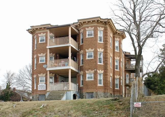 Elizabethan Apartments in Baltimore, MD - Building Photo - Building Photo