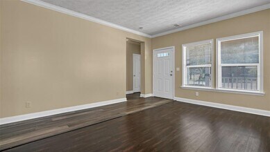 9301 N 20th St in Tampa, FL - Building Photo - Building Photo