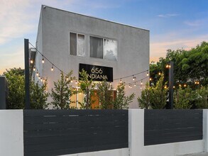 656 Indiana Ave in Venice, CA - Building Photo - Primary Photo