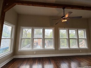 210 Eleanor Ave in San Antonio, TX - Foto de edificio - Building Photo