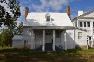 9400 Justice Ln, Unit Main Floor in Delaplane, VA - Building Photo