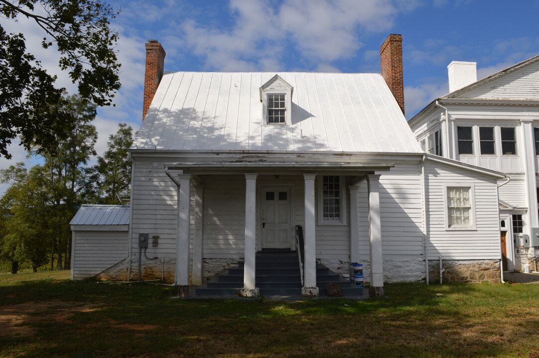 9400 Justice Ln, Unit Main Floor in Delaplane, VA - Building Photo