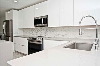 1328 NW 93rd Terrace in Coral Springs, FL - Building Photo - Building Photo