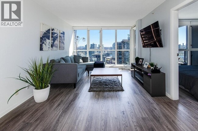 property at 125 E 14th St