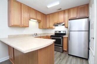 6354 W Fairfield Dr in Pensacola, FL - Building Photo - Building Photo