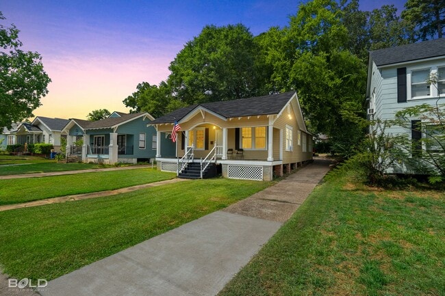 130 E Dalzell St in Shreveport, LA - Building Photo - Building Photo