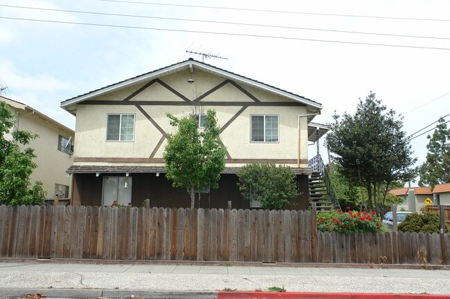 513 Northlake Dr in San Jose, CA - Foto de edificio - Building Photo