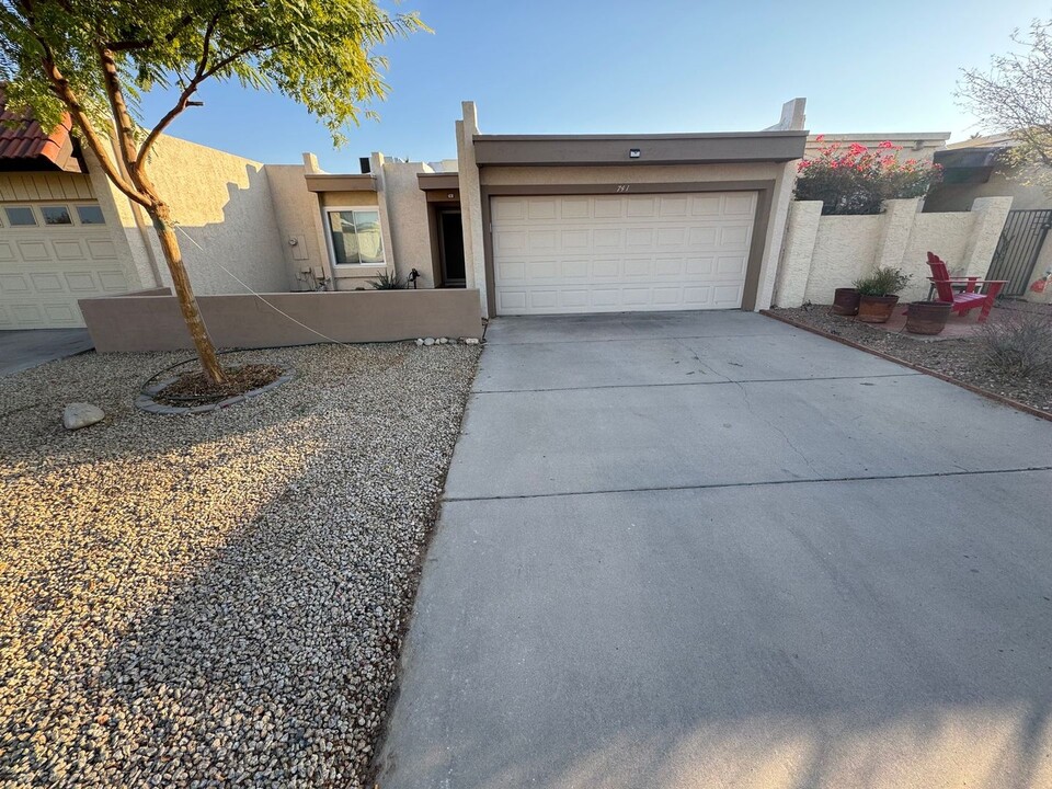 741 W Harvard Dr in Tempe, AZ - Building Photo