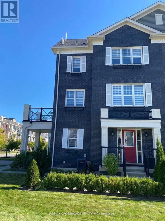 22 Boadway Cres in Whitchurch-Stouffville, ON - Building Photo
