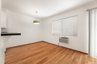 1608 S Bentley Ave in Los Angeles, CA - Building Photo - Building Photo