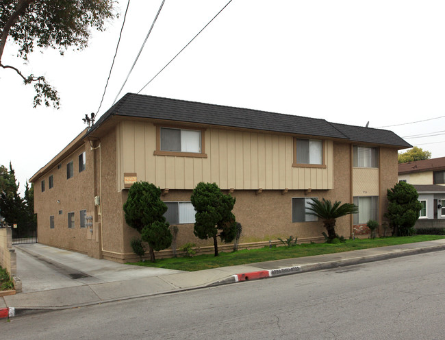 9722-9726 Mayne St in Bellflower, CA - Building Photo - Building Photo