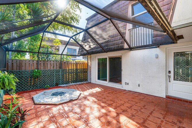 7536 Courtyard Run E in Boca Raton, FL - Building Photo - Building Photo