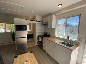 13130 Ridgedale Dr, Unit ADU in Poway, CA - Building Photo - Building Photo