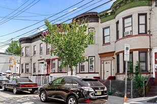61 Clendenny Ave in Jersey City, NJ - Building Photo