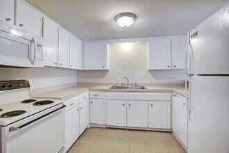 Marshall in Houston, TX - Building Photo - Building Photo