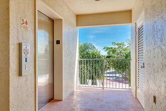 500 Uno Lago Dr-Unit -303 in North Palm Beach, FL - Building Photo - Building Photo