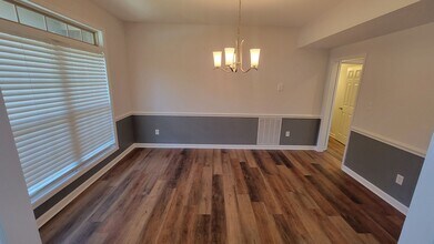 2214 Somersly Pl in Louisville, KY - Building Photo - Building Photo