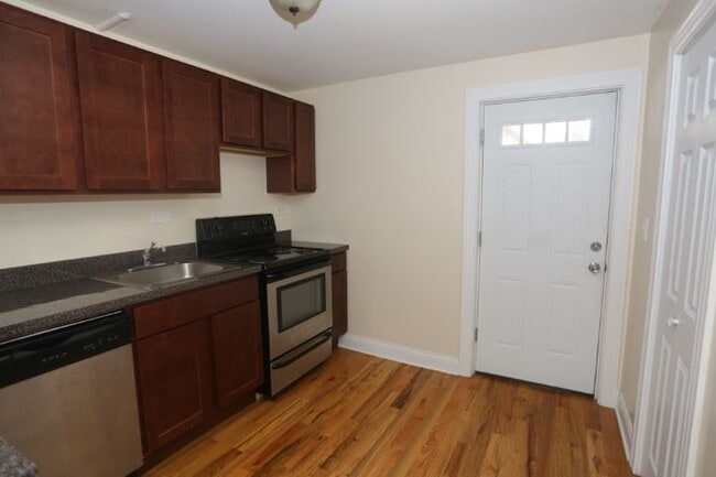 1133 W Oakdale Ave in Chicago, IL - Building Photo - Building Photo