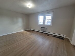 83 Pleasant St in Marlborough, MA - Building Photo - Building Photo