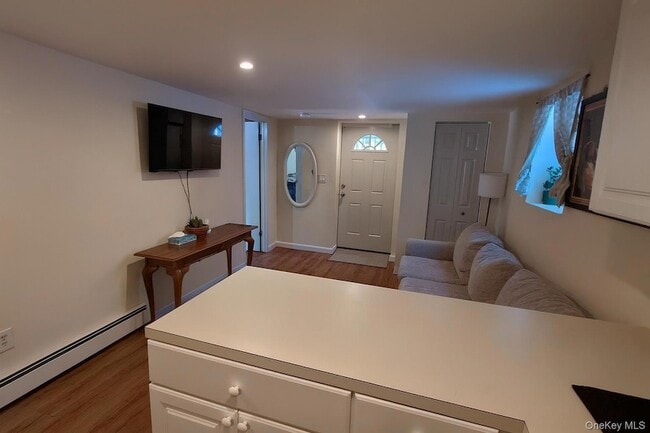 41 Elizabeth Way in Ridge, NY - Building Photo - Building Photo