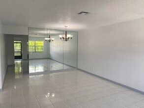 4597 Arthur St in Palm Beach Gardens, FL - Building Photo - Building Photo