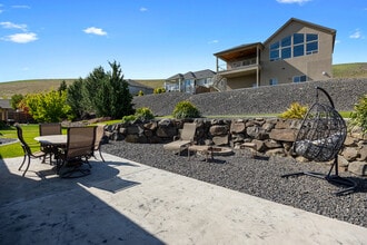 2109 W 50th Ave in Kennewick, WA - Building Photo - Building Photo