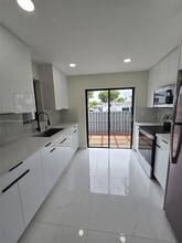 800 NW 105th Pl in Miami, FL - Building Photo - Building Photo