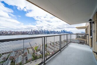 6600 JFK Blvd E in West New York, NJ - Building Photo - Building Photo