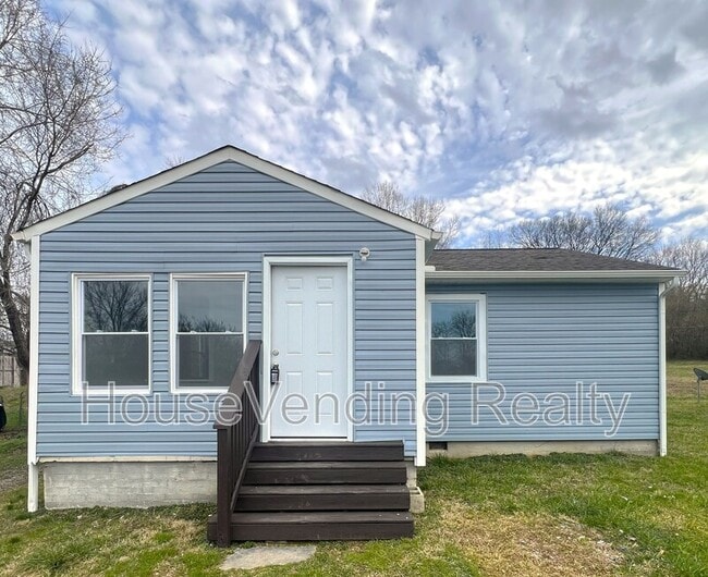 property at 318 Main Rd