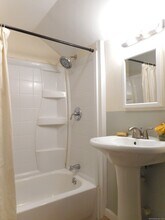 22 Ingraham St in Bristol, CT - Building Photo - Building Photo