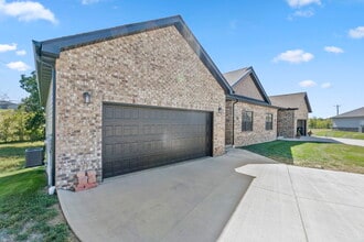 81 E Autumn Leaf Dr in Cape Girardeau, MO - Foto de edificio - Building Photo