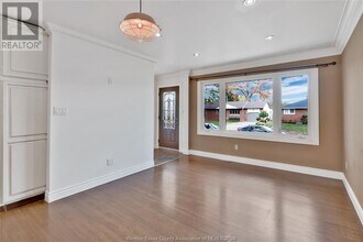 3633 McKay Ave in Windsor, ON - Building Photo - Building Photo