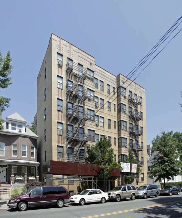 2977 Bainbridge Ave in Bronx, NY - Building Photo