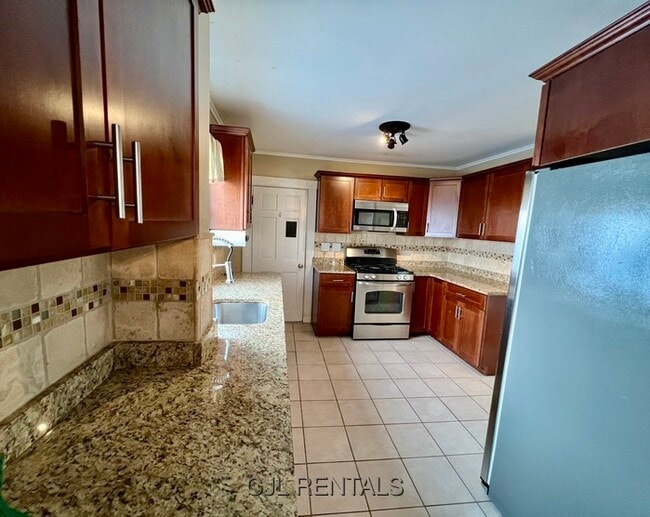20 Washington Ave in Waltham, MA - Building Photo - Building Photo