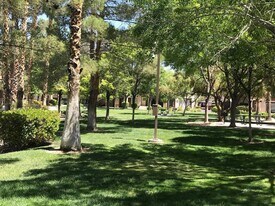 7712 Himalayas Ave in Las Vegas, NV - Building Photo