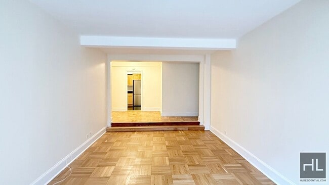 141 E 56th St in New York, NY - Building Photo - Building Photo