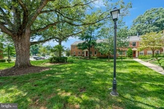 2505 Arlington Blvd in Arlington, VA - Building Photo - Building Photo