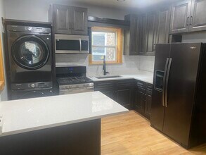 4724 W Schubert Ave, Unit 2 floor in Chicago, IL - Building Photo - Building Photo