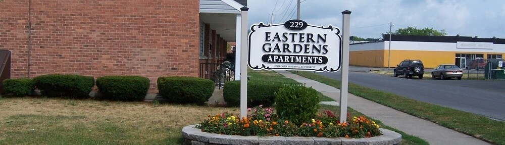 Eastern Gardens in Herkimer, NY - Foto de edificio