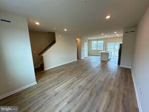 172 Bell Ct in Sellersville, PA - Building Photo - Building Photo