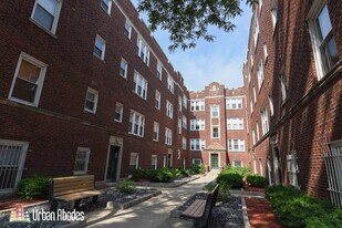 3256 N Clifton Ave, Unit J06W in Chicago, IL - Building Photo