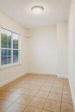 621 NW 23rd Pl in Miami, FL - Foto de edificio - Building Photo
