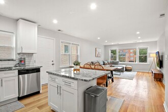 236 Callan Ave in Evanston, IL - Building Photo - Building Photo