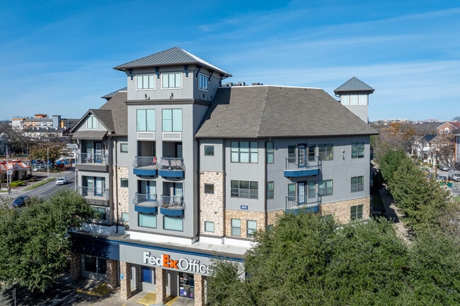 Villas on Guadalupe in Austin, TX - Building Photo - Building Photo