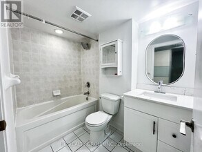600-600 Fleet St in Toronto, ON - Building Photo - Building Photo
