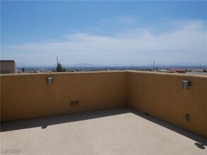 10819 Leatherstocking Ave in Las Vegas, NV - Building Photo - Building Photo